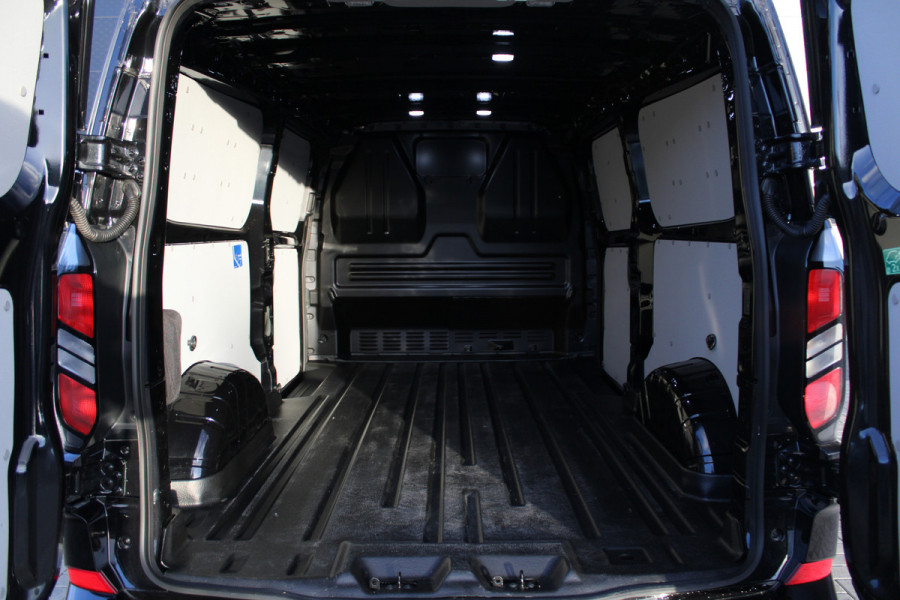 Ford Transit Custom 320 2.0 TDCI L2H1 Limited 170pk - 2x Schuif - Trekhaak - Stoelverwarming - Side Steps - Carplay - Rijklaar