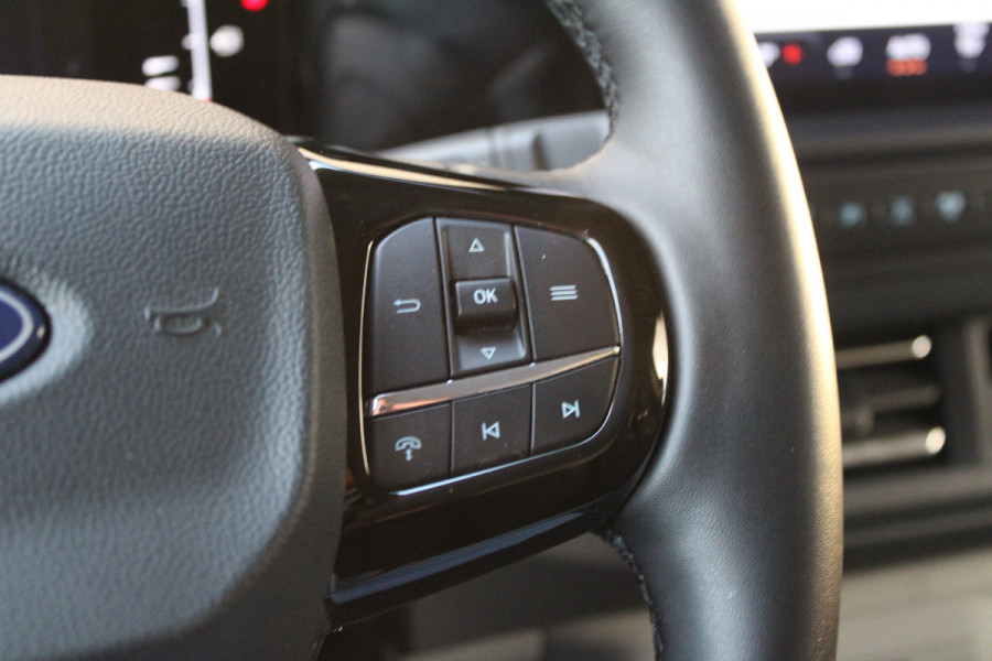 Ford Transit Custom 320 2.0 TDCI L2H1 Limited 170pk - 2x Schuif - Trekhaak - Stoelverwarming - Side Steps - Carplay - Rijklaar