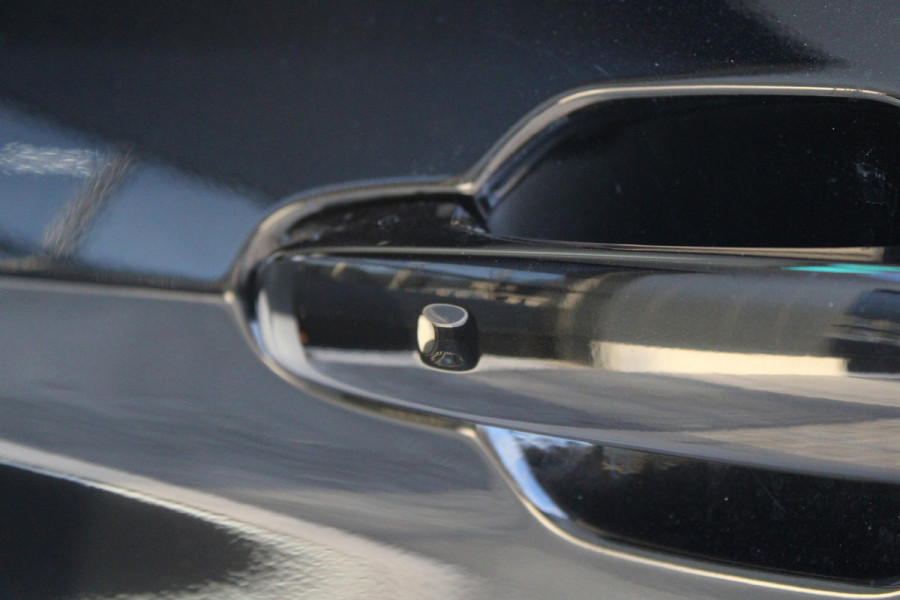 Ford Transit Custom 320 2.0 TDCI L2H1 Limited 170pk - 2x Schuif - Trekhaak - Stoelverwarming - Side Steps - Carplay - Rijklaar