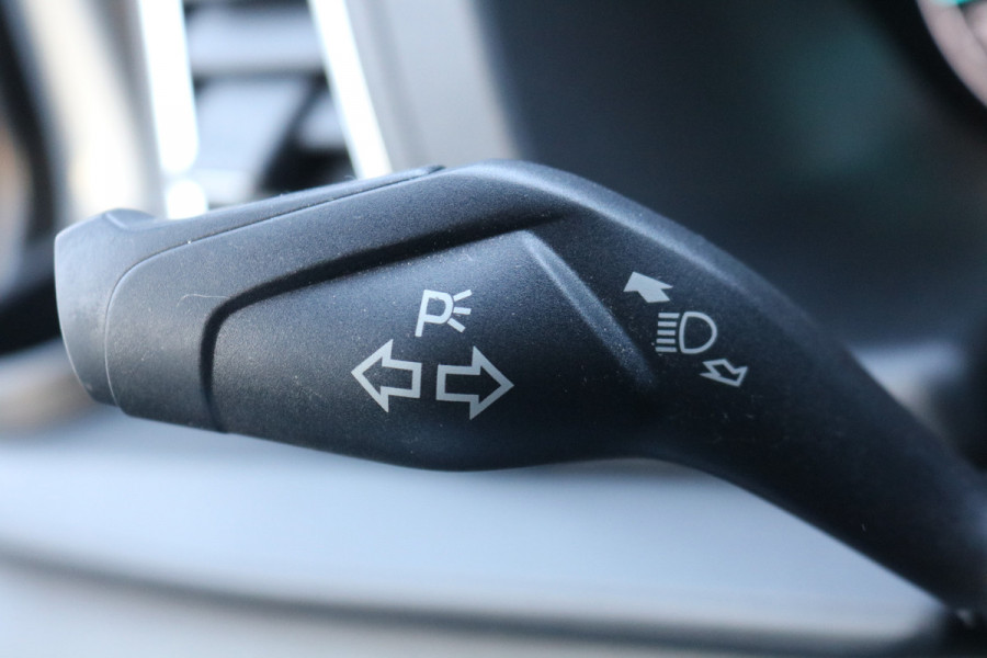 Ford Transit Custom 2.0 TDCI 170pk L2 H1 Limited Automaat