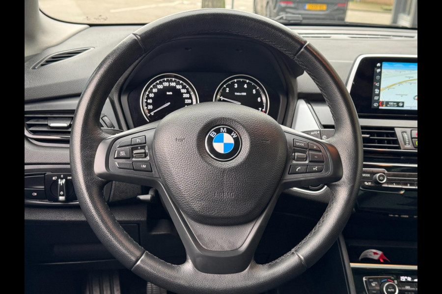 BMW 2 Serie Active Tourer 216i Advantage - Panorama dak I Navigatie I Airco I PDC /Achteruitrij camera I Sport velgen I Dealer ond