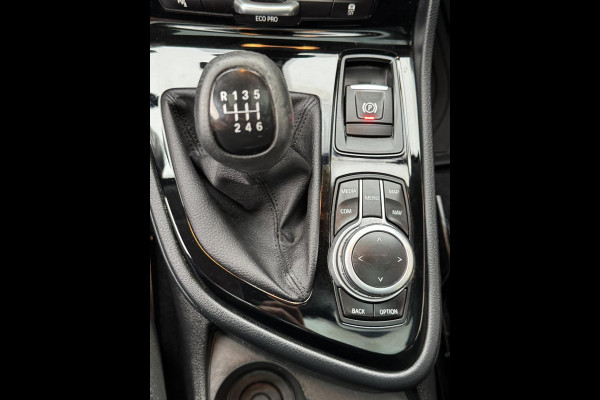 BMW 2 Serie Active Tourer 216i Advantage - Panorama dak I Navigatie I Airco I PDC /Achteruitrij camera I Sport velgen I Dealer ond