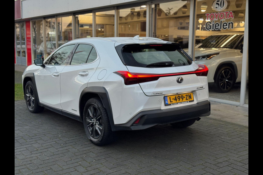 Lexus UX 250h Business Line Plus | Stoel + Stuurverwarming, Apple CarPlay/Android Auto, 17 inch, Keyless, Parkeercamera, Adaptive cruise