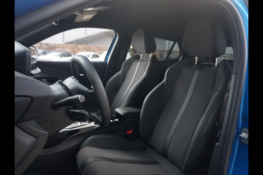 Peugeot e-2008 EV GT 54 kWh Camera pakket | 4 Seizoensbanden