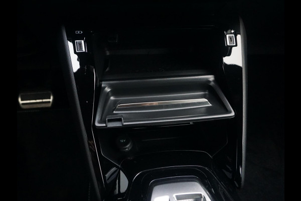 Peugeot e-2008 EV GT 54 kWh Camera pakket | 4 Seizoensbanden