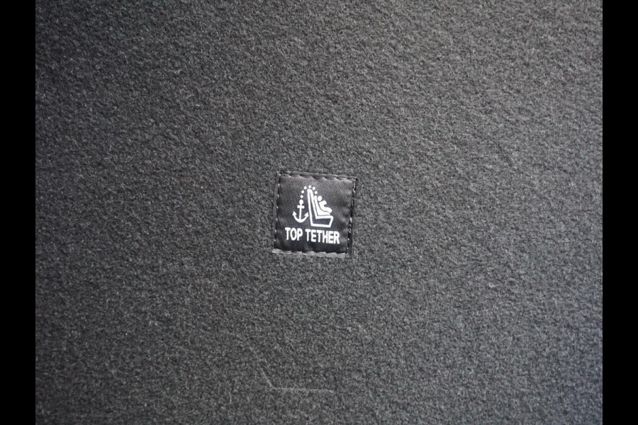 Peugeot e-2008 EV GT 54 kWh Camera pakket | 4 Seizoensbanden