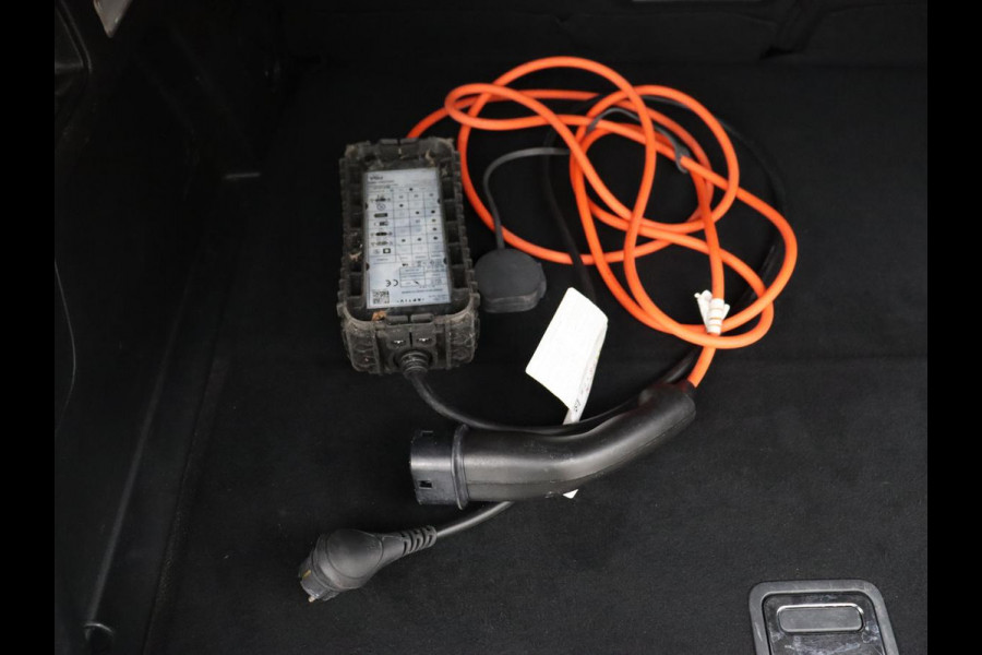 Peugeot 3008 1.6 HYbrid 225 Allure | Carplay | Camera | Half leder | Navigatie | Digital Cockpit | Parkeerhulp | Full LED | Bluetooth | PHEV | Plug In