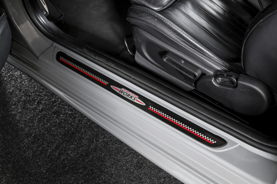 MINI Mini 1.5 Cooper Classic - Automaat Orig. NL | John Cooper Works Pakket | S/K Panodak | Dig.Cockpit | Cruise | PDC | Stoelverw. | ECC | NAV + App.Connect | LM 17" |