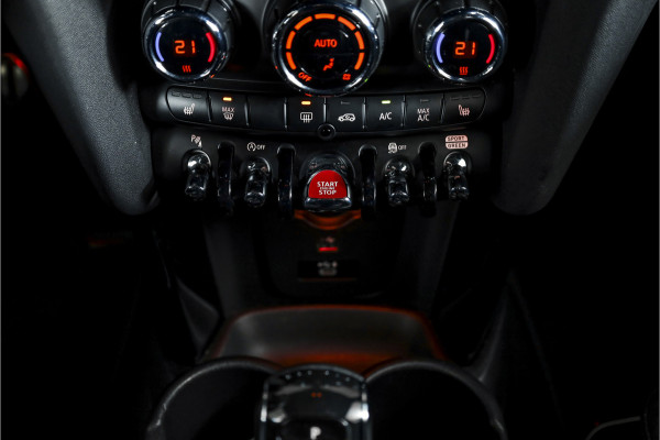 MINI Mini 1.5 Cooper Classic - Automaat Orig. NL | John Cooper Works Pakket | S/K Panodak | Dig.Cockpit | Cruise | PDC | Stoelverw. | ECC | NAV + App.Connect | LM 17" |