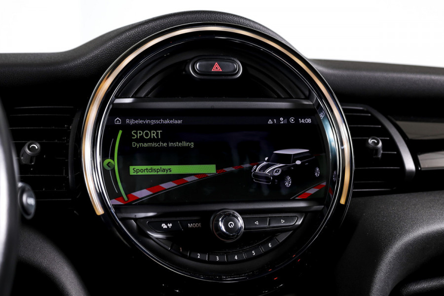 MINI Mini 1.5 Cooper Classic - Automaat Orig. NL | John Cooper Works Pakket | S/K Panodak | Dig.Cockpit | Cruise | PDC | Stoelverw. | ECC | NAV + App.Connect | LM 17" |