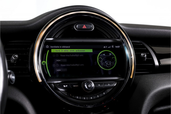 MINI Mini 1.5 Cooper Classic - Automaat Orig. NL | John Cooper Works Pakket | S/K Panodak | Dig.Cockpit | Cruise | PDC | Stoelverw. | ECC | NAV + App.Connect | LM 17" |