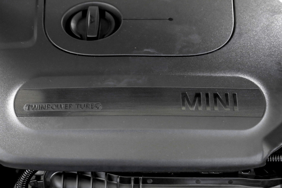 MINI Mini 1.5 Cooper Classic - Automaat Orig. NL | John Cooper Works Pakket | S/K Panodak | Dig.Cockpit | Cruise | PDC | Stoelverw. | ECC | NAV + App.Connect | LM 17" |