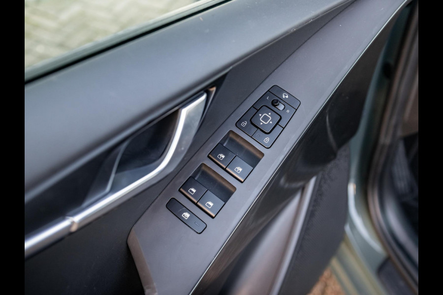 Kia Niro EV Light Advanced 64.8 kWh l Stoel Stuur Verwarming l Camera l Navigatie l SOH 99,4 % l