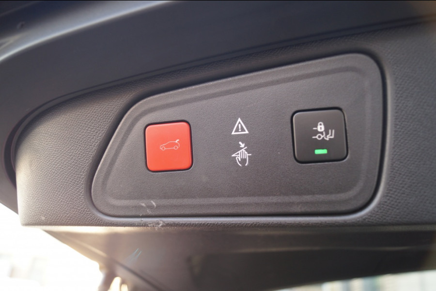 Peugeot 3008 1.2 PureTech 130pk Allure -PANO-ECC-CAM-NAVI-