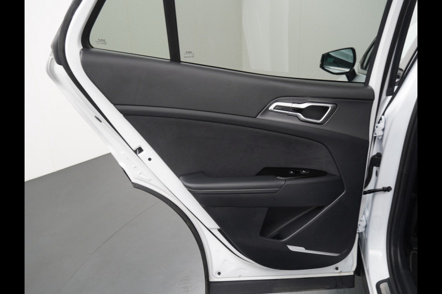 Kia Sportage 1.6 T-GDi Hybrid GT-Line Automaat Apple Carlpay/Android Auto - Cruise Control Adapatief - Dodehoekdetectie - Panorama Dak - Navigatie -  Stoel/Stuurverwarming - Trekhaak - Fabrieksgarantie tot 05-2031