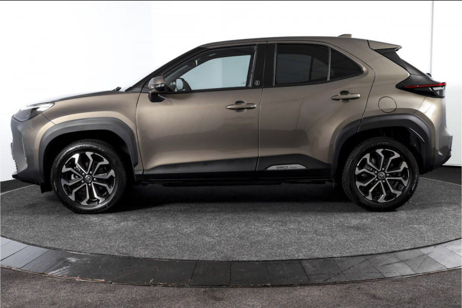 Toyota Yaris Cross 1.5 Hybrid Dynamic | Winterpakket | Trekhaak | Dig. Cockpit | Adapt. Cruise | PDC | Camera | NAV + App. Connect | ECC | DAB | LM 17" |