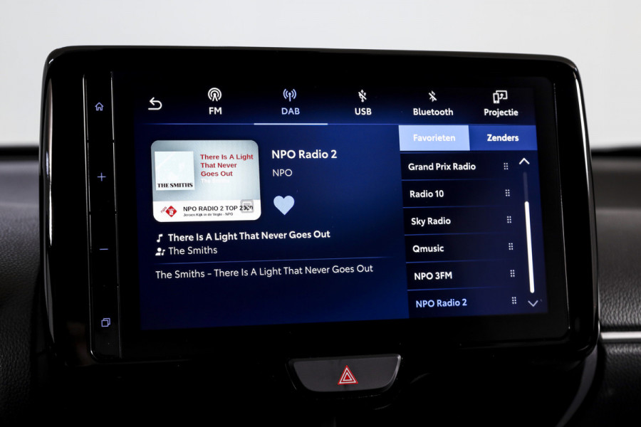 Toyota Yaris Cross 1.5 Hybrid Dynamic | Winterpakket | Trekhaak | Dig. Cockpit | Adapt. Cruise | PDC | Camera | NAV + App. Connect | ECC | DAB | LM 17" |