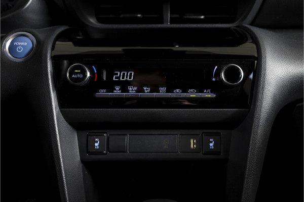 Toyota Yaris Cross 1.5 Hybrid Dynamic | Winterpakket | Trekhaak | Dig. Cockpit | Adapt. Cruise | PDC | Camera | NAV + App. Connect | ECC | DAB | LM 17" |