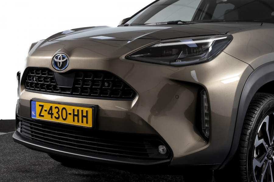 Toyota Yaris Cross 1.5 Hybrid Dynamic | Winterpakket | Trekhaak | Dig. Cockpit | Adapt. Cruise | PDC | Camera | NAV + App. Connect | ECC | DAB | LM 17" |