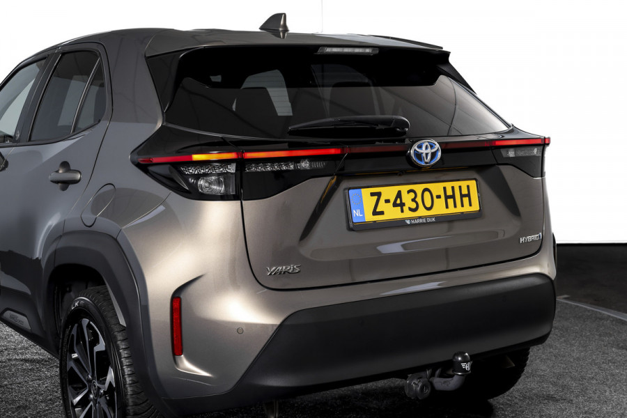 Toyota Yaris Cross 1.5 Hybrid Dynamic | Winterpakket | Trekhaak | Dig. Cockpit | Adapt. Cruise | PDC | Camera | NAV + App. Connect | ECC | DAB | LM 17" |