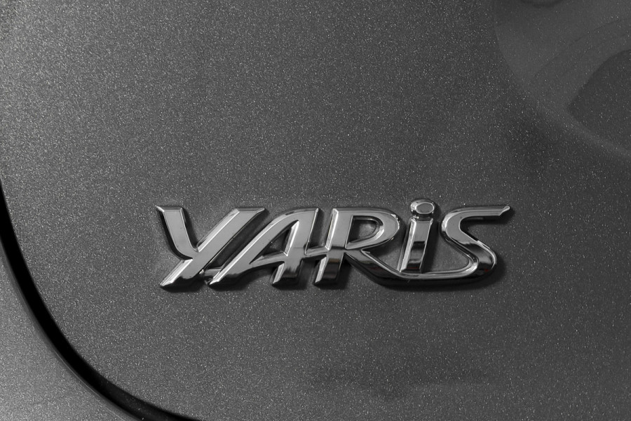 Toyota Yaris Cross 1.5 Hybrid Dynamic | Winterpakket | Trekhaak | Dig. Cockpit | Adapt. Cruise | PDC | Camera | NAV + App. Connect | ECC | DAB | LM 17" |