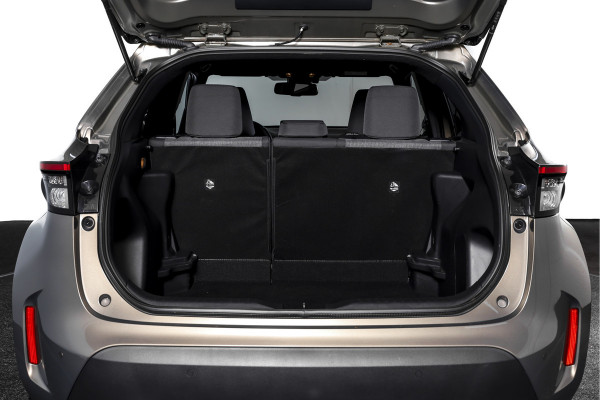 Toyota Yaris Cross 1.5 Hybrid Dynamic | Winterpakket | Trekhaak | Dig. Cockpit | Adapt. Cruise | PDC | Camera | NAV + App. Connect | ECC | DAB | LM 17" |