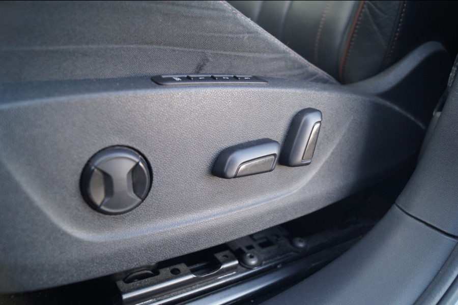 Škoda ENYAQ iV 80 First Edition High -PANO-LEER-LED-TREKHAAK-