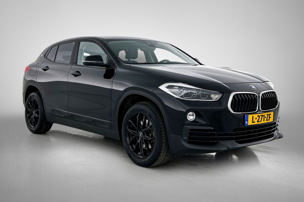 BMW X2 SDrive18i Executive(Dealer OnderH, Navi, StoelV, Camera, Parkeersensoren, Climate Con, Etc)