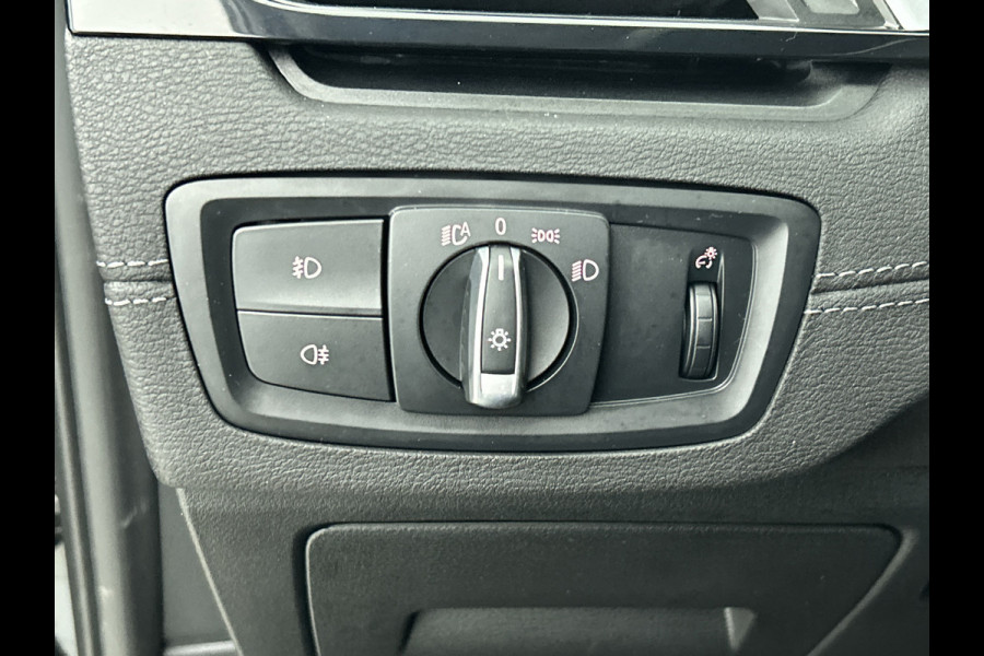 BMW X2 SDrive18i Executive(Dealer OnderH, Navi, StoelV, Camera, Parkeersensoren, Climate Con, Etc)