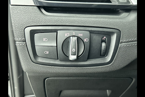 BMW X2 SDrive18i Executive(Dealer OnderH, Navi, StoelV, Camera, Parkeersensoren, Climate Con, Etc)