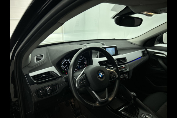 BMW X2 SDrive18i Executive(Dealer OnderH, Navi, StoelV, Camera, Parkeersensoren, Climate Con, Etc)