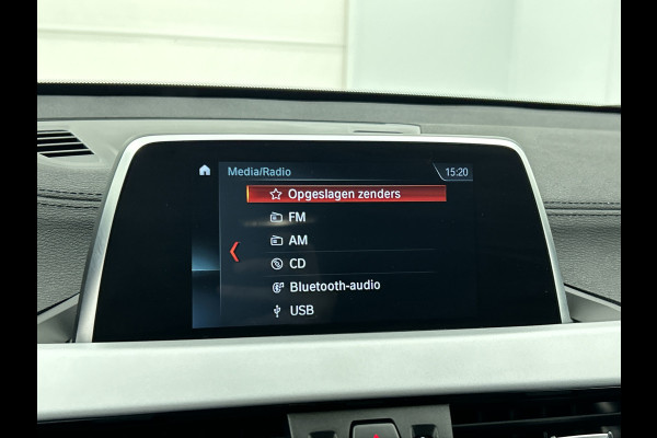 BMW X2 SDrive18i Executive(Dealer OnderH, Navi, StoelV, Camera, Parkeersensoren, Climate Con, Etc)