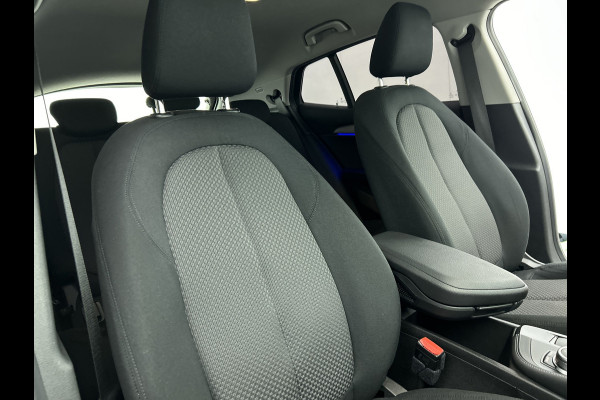 BMW X2 SDrive18i Executive(Dealer OnderH, Navi, StoelV, Camera, Parkeersensoren, Climate Con, Etc)