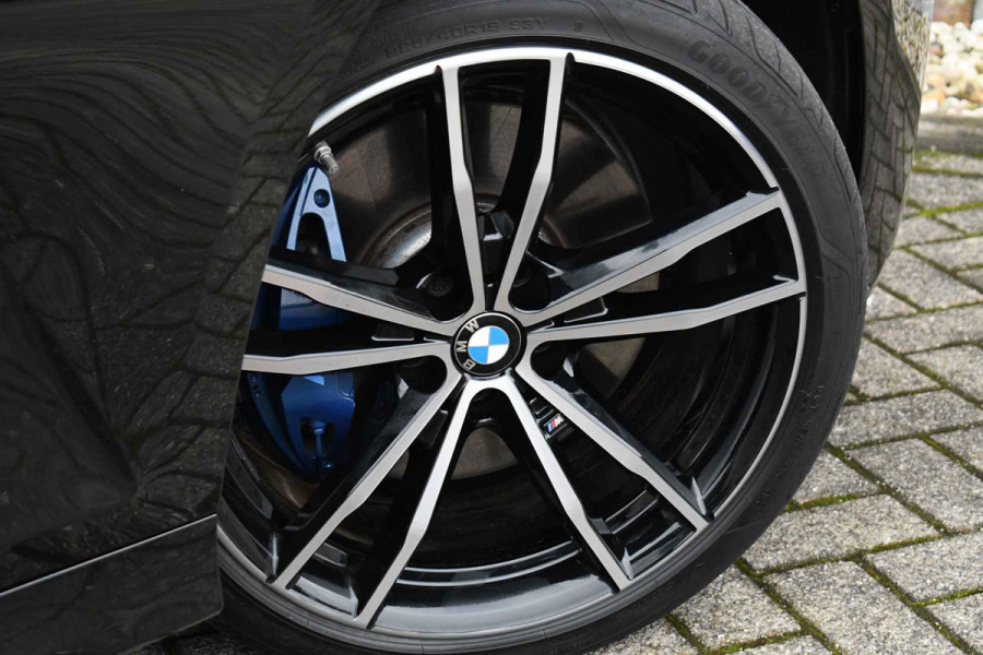BMW 3 Serie Touring 330e xDrive M-Sport Pro Pano M-zetels ACC HUD 19inch El-klep