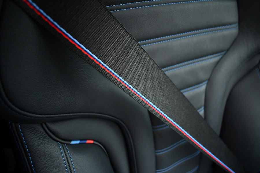 BMW 3 Serie Touring 330e xDrive M-Sport Pro Pano M-zetels ACC HUD 19inch El-klep