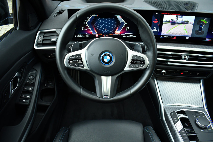 BMW 3 Serie Touring 330e xDrive M-Sport Pro Pano M-zetels ACC HUD 19inch El-klep