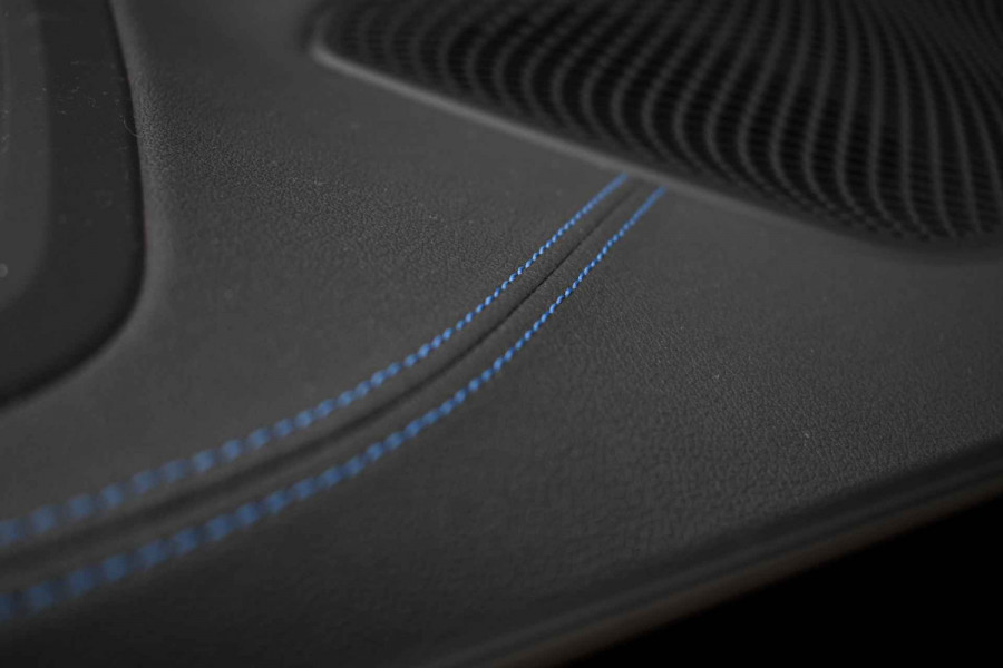 BMW 3 Serie Touring 330e xDrive M-Sport Pro Pano M-zetels ACC HUD 19inch El-klep