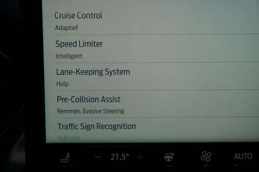 Ford FOCUS Wagon 1.0 EcoB.125PK Hybrid Titanium X/Panoramadak/ Zeldzaam Compleet!!!