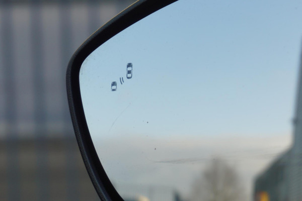 Ford FOCUS Wagon 1.0 EcoB.125PK Hybrid Titanium X/Panoramadak/ Zeldzaam Compleet!!!