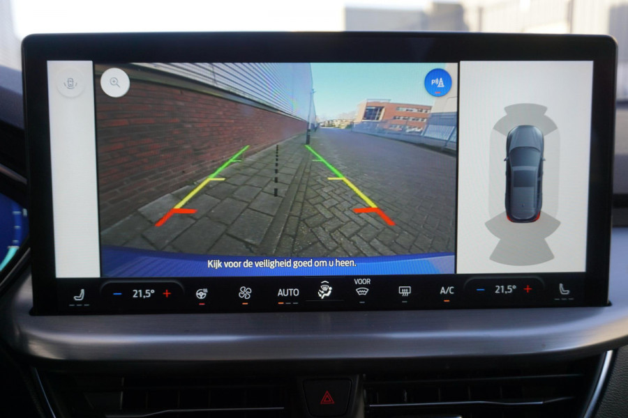 Ford FOCUS Wagon 1.0 EcoB.125PK Hybrid Titanium X/Panoramadak/ Zeldzaam Compleet!!!