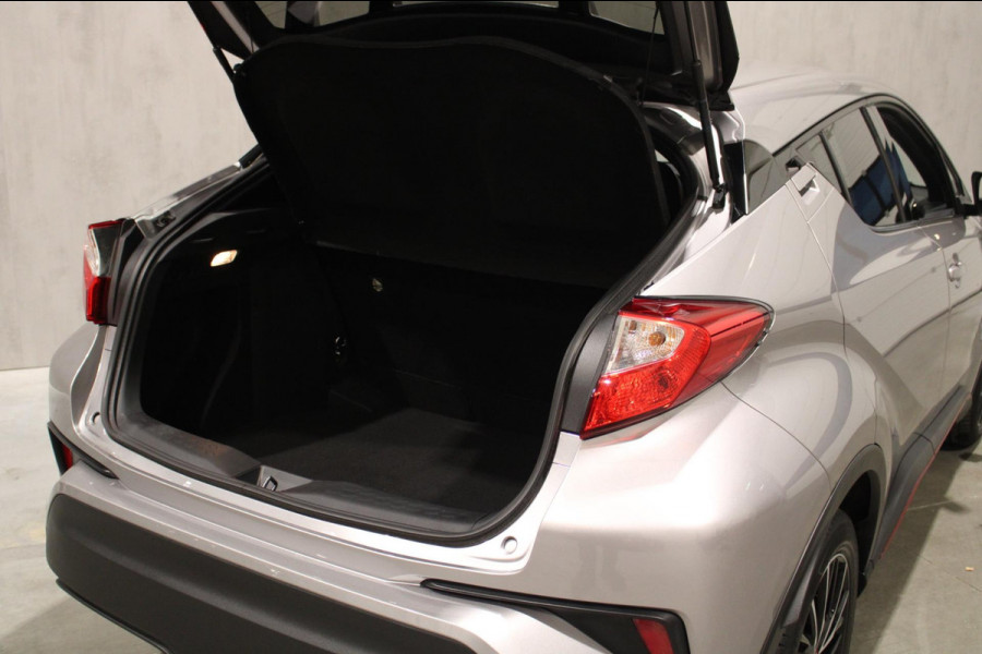 Toyota C-HR 1.8 Hybrid Dynamic Camera/Navigatie/Prijs is rijklaar incl 12 maanden bovag
