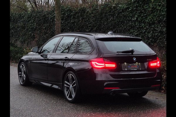 BMW 3 Serie Touring M Sport Panorama Apple CarPlay Camera Trekhaak volle Optieslijst NAP 6WB Shadow Executive Edition NAP Nbt Evo