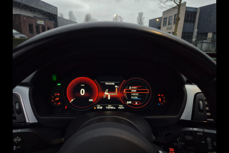 BMW 3 Serie Touring M Sport Panorama Apple CarPlay Camera Trekhaak volle Optieslijst NAP 6WB Shadow Executive Edition NAP Nbt Evo