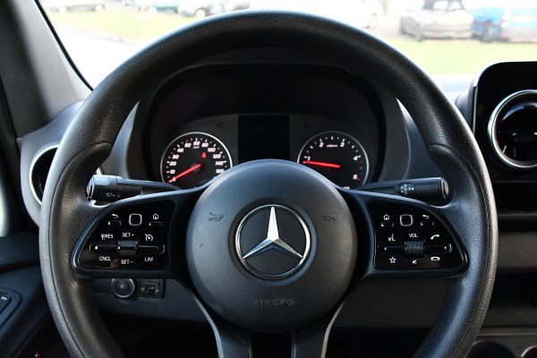 Mercedes-Benz Sprinter 317 1.9 CDI L2H2 RWD PB Edition Camera, Cruise, Carplay, 10,5'' Mbux, 3500kg Trekhaak, Stoelverwarming, 170pk, Automaat, Uniek!