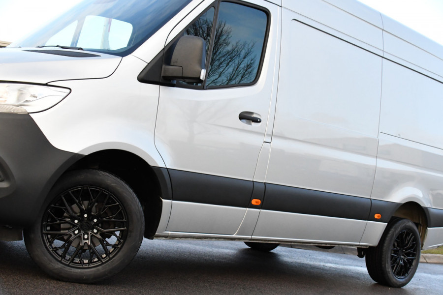 Mercedes-Benz Sprinter 317 1.9 CDI L2H2 RWD PB Edition Camera, Cruise, Carplay, 10,5'' Mbux, 3500kg Trekhaak, Stoelverwarming, 170pk, Automaat, Uniek!