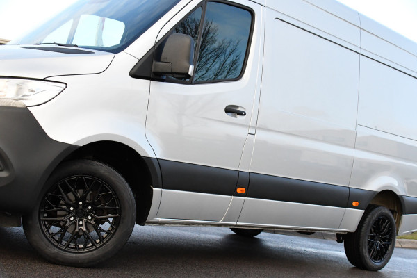 Mercedes-Benz Sprinter 317 1.9 CDI L2H2 RWD PB Edition Camera, Cruise, Carplay, 10,5'' Mbux, 3500kg Trekhaak, Stoelverwarming, 170pk, Automaat, Uniek!
