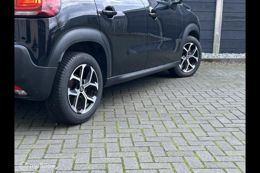 Citroën C3 Aircross 1.2 PureTech Plus 110 PK / FM NAV / 16" / Privacy glass / Carplay