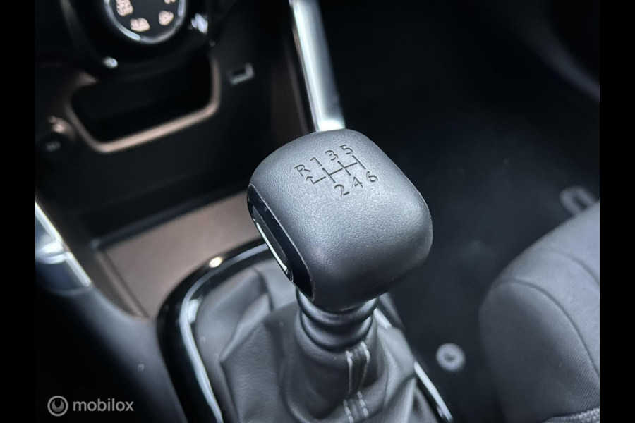 Citroën C3 Aircross 1.2 PureTech Plus 110 PK / FM NAV / 16" / Privacy glass / Carplay