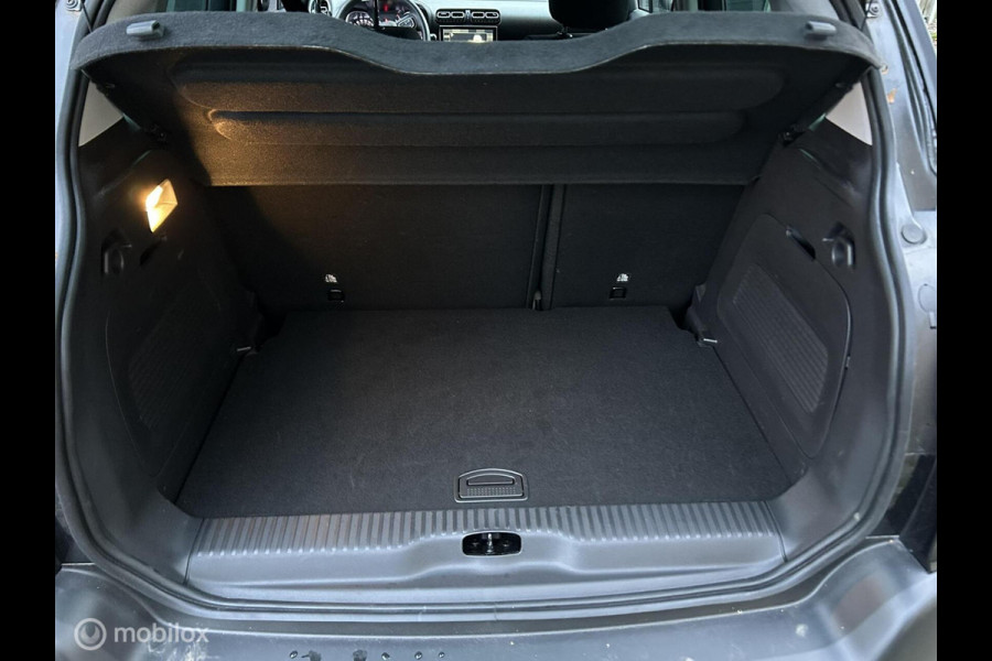 Citroën C3 Aircross 1.2 PureTech Plus 110 PK / FM NAV / 16" / Privacy glass / Carplay