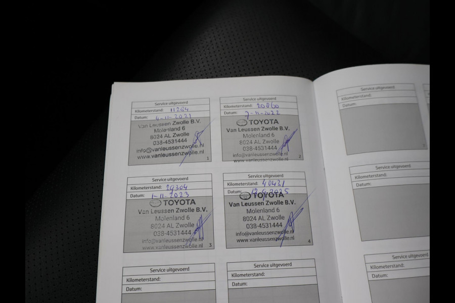 Toyota Hilux 2.4 D-4D AUT. 4X4 DOUBLE CAB EXECUTIVE ORIG. NL *41.151 KM* + ADAPTIVE CRUISE | CAMERA | STOELVERW. | NAVIGATIE